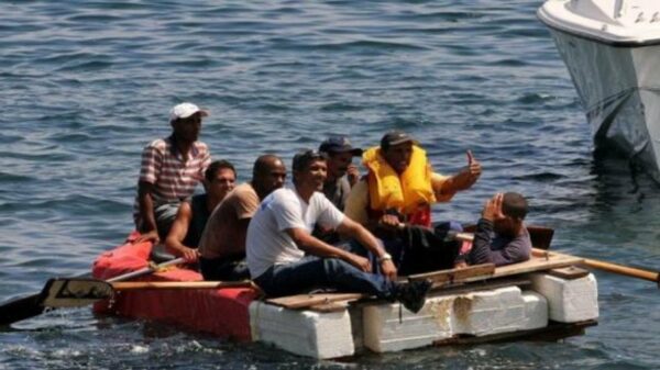 Detienen a 26 cubanos al desembarcar en cayo de Florida