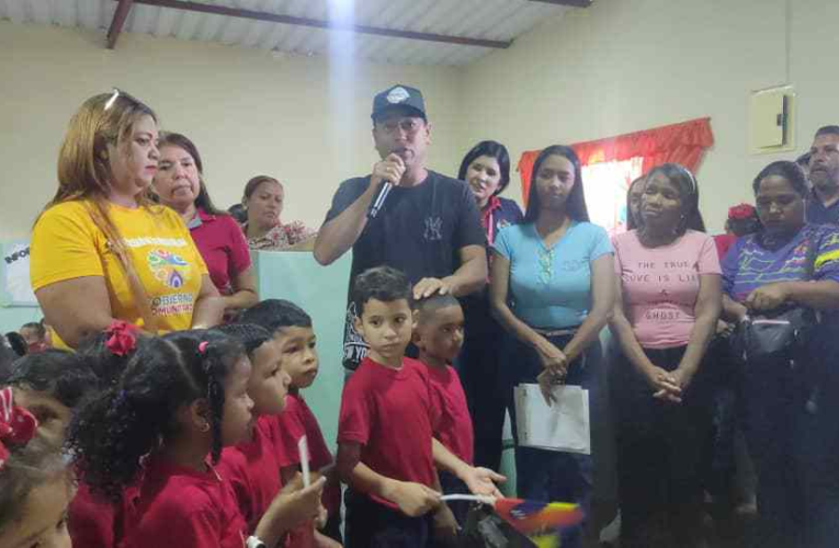 Rehabilitan preescolar Rafael Martínez Salas en Canaima