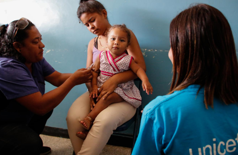Refuerzan la vacunación infantil en 5.000 centros en Semana Santa
