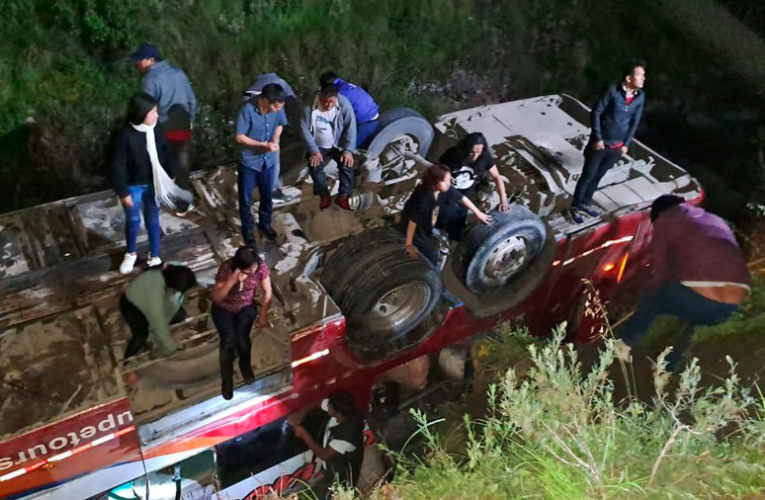 Accidente de autobús en Perú deja 10 muertos y 25 heridos