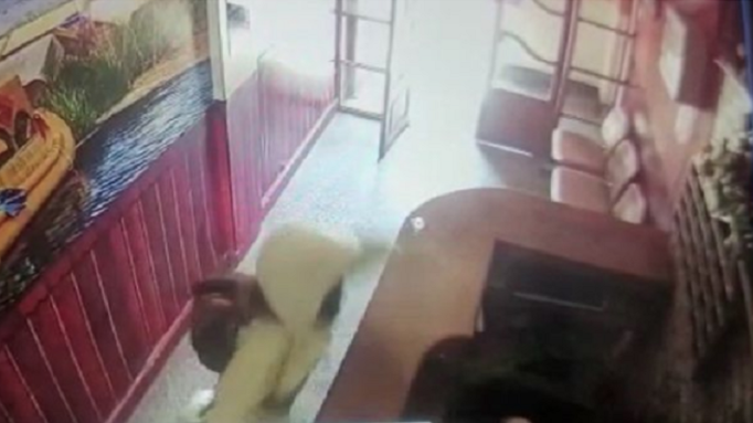 Mujer le cortó el cuello con un cuchillo a una venezolana en Perú