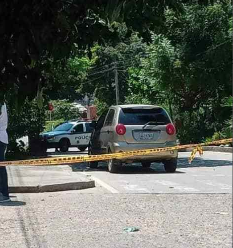 Hallan muerta a mujer en carro con placa venezolana en Villa del Rosario