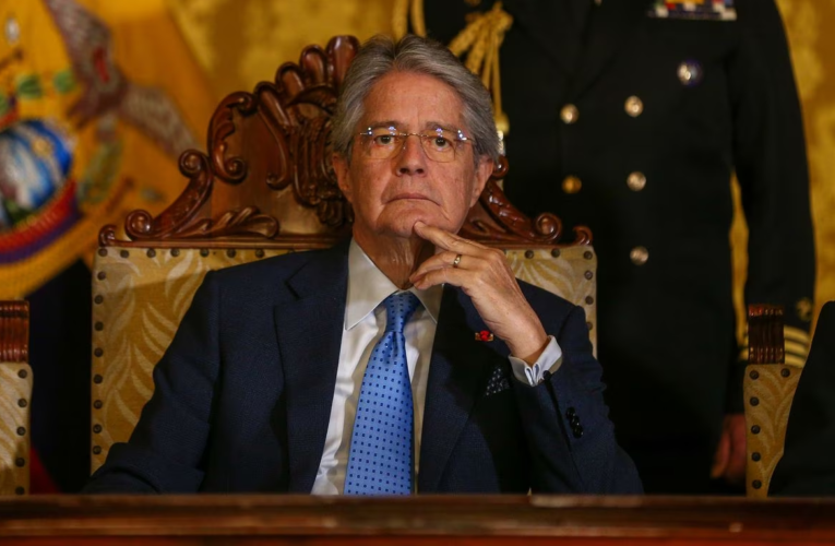 Lasso disolvió el congreso y convocó a elecciones anticipadas en Ecuador