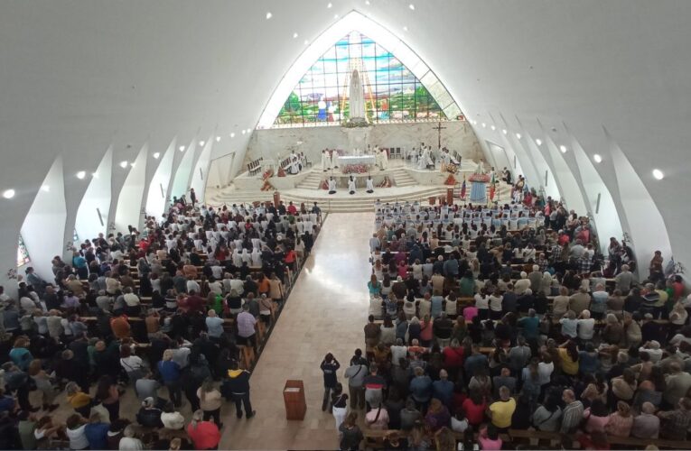 La Virgen de Fátima vuelve a congregar a miles de fieles