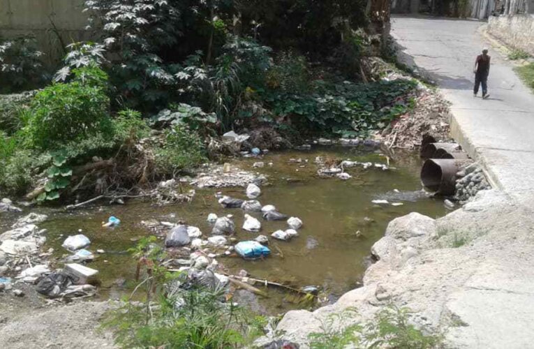 Convierten en basurero al río Marapa