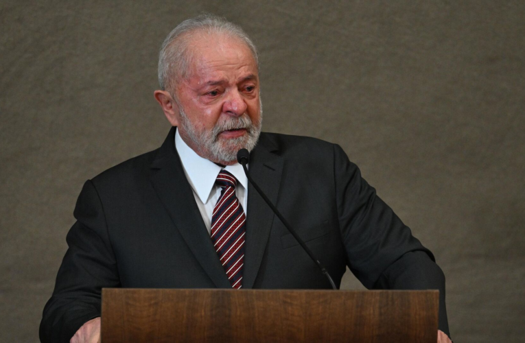 Presidente Lula aumentó salario mínimo a $260