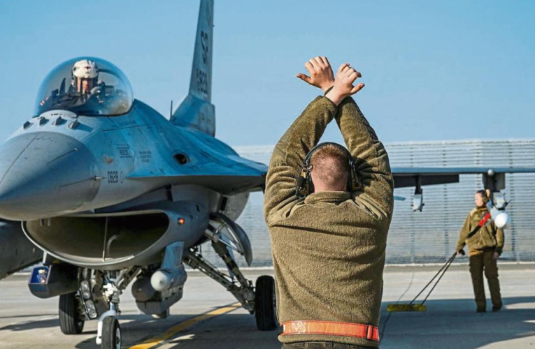 EEUU entregará F-16 a Ucrania y entrenará a los pilotos