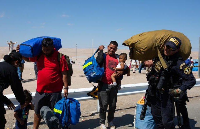 Obispos de Perú instan a resolver crisis migratoria en frontera con Chile