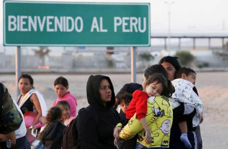 Perú expulsará a indocumentados para «frenar la ola de violencia»