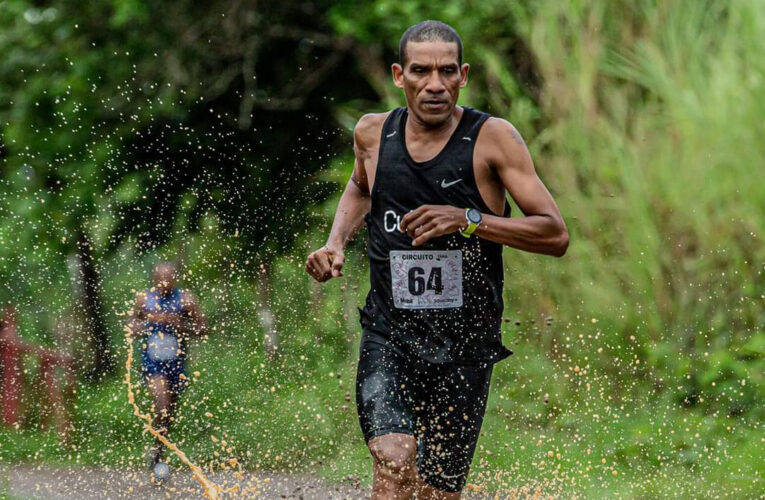 Guaireño Semprún se impone en media maratón en Panamá