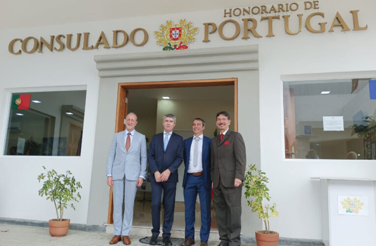 Ministro de Portugal visitó la réplica del Santuario de Fátima