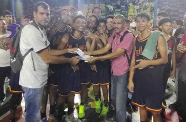 Carrasquel y Pulpos líderes del baloncesto U17 guaireño