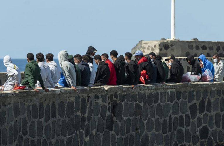 España rescató a 233 inmigrantes en aguas de las Islas Canarias