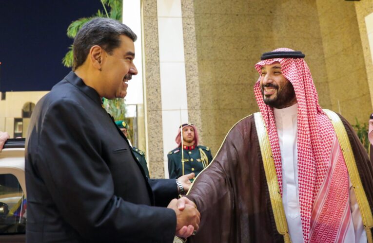Los líderes mundiales del petróleo se reunieron en Riad