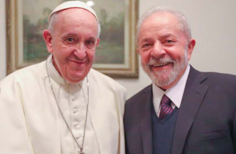 Lula invita al papa Francisco a visitar nuevamente Brasil