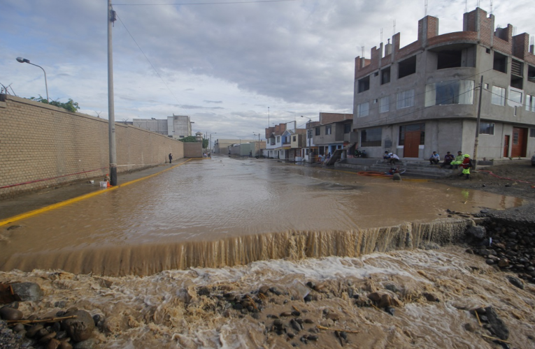 18 regiones de Perú están en emergencia por las lluvias