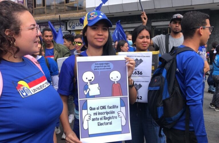 Jóvenes exigen al CNE instalar 1.500 puntos del Registro Electoral