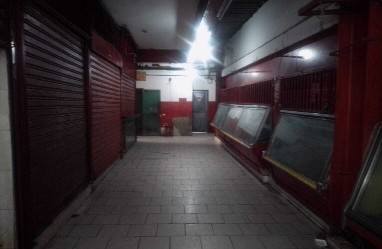 En el Mercado Municipal de Catia la Mar solo quedan 8 locales operativos