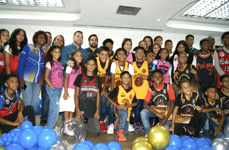 Fevebaloncesto acreditó a clubes, entrenadores y árbitros guaireños