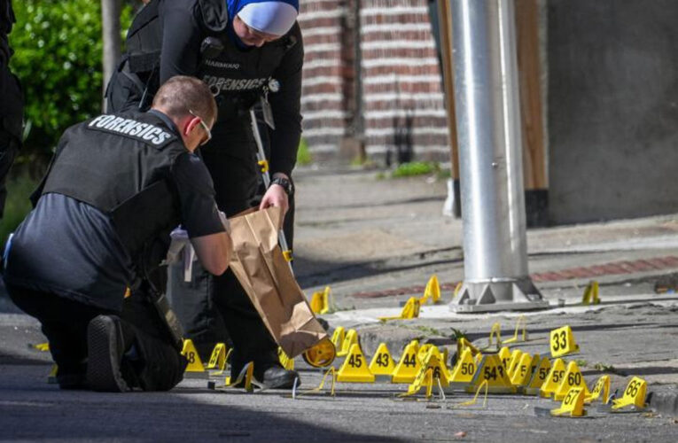 Dos muertos y 28 heridos en tiroteo masivo en Baltimore