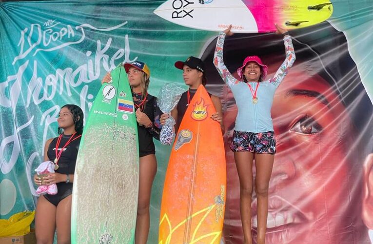 Kellyani Flores reina el surf guaireño