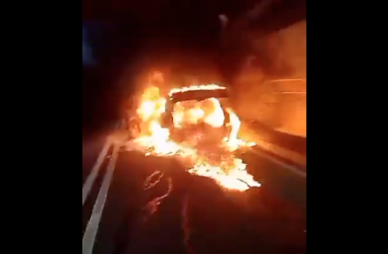 Se quemó camioneta en Boquerón I
