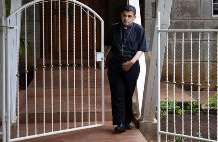 Devuelven a la cárcel al obispo Álvarez tras negarse a ser exiliado
