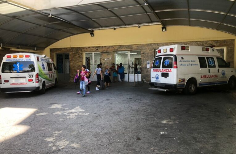 Trasladan a pacientes del Seguro en ambulancias del BRI y el 171