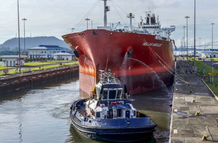 Canal de Panamá seguirá con restricciones por un año más