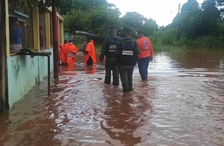 Afectadas 1.960 viviendas en Bolívar y Táchira por las inundaciones