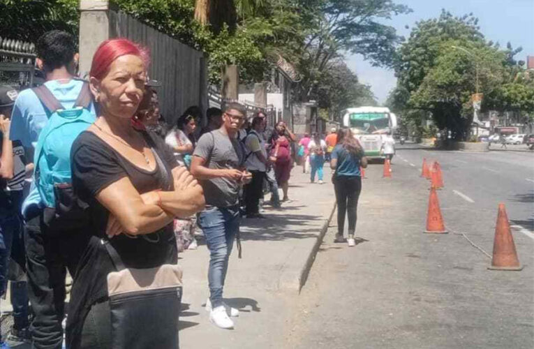 Transporte a Caracas quedó sin gasoil y los pasajeros quedaron varados