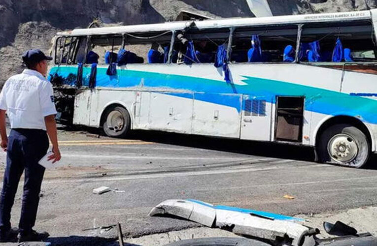 En estado crítico 21 venezolanos que viajaban en el bus a Oaxaca