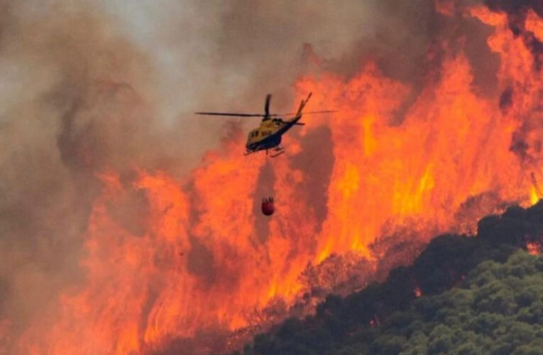 Evacuados 7.600 personas en Tenerife por voraz incendio
