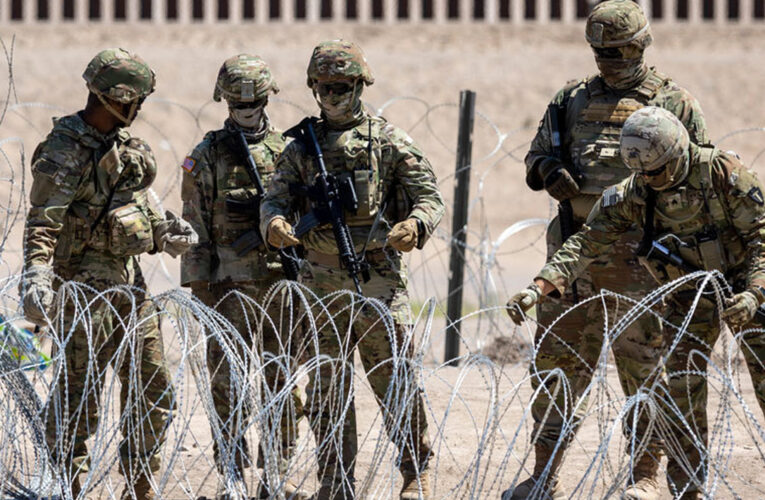 EEUU repliega más de 1.000 soldados de la frontera con México