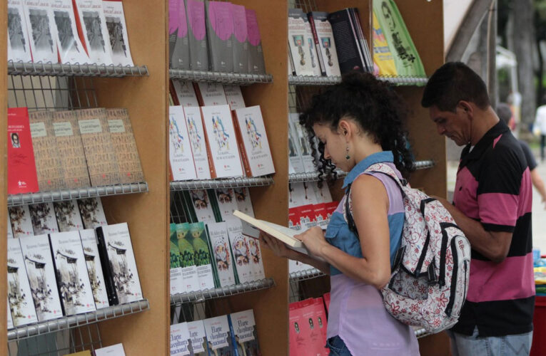 Biblioteca Ayacucho arribó sus 49 años con un conversatorio