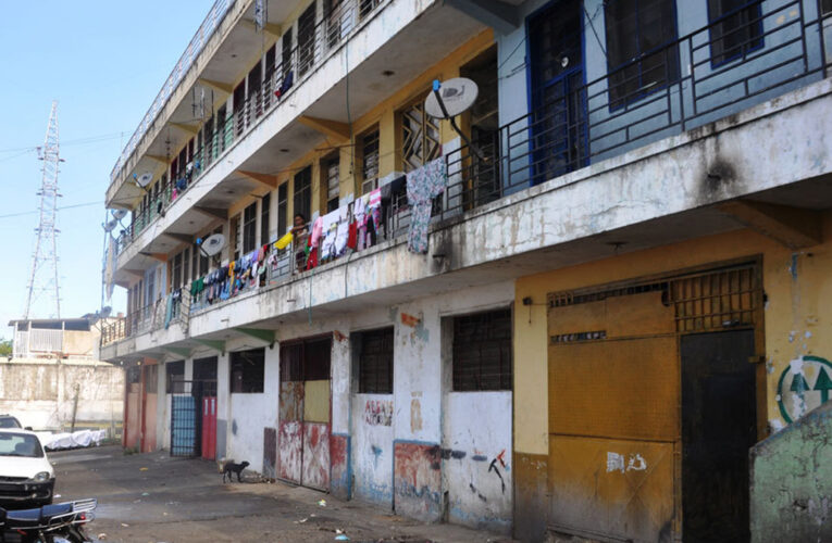 “Familias varguenses viven en condiciones infrahumanas en el Lorenzo González”
