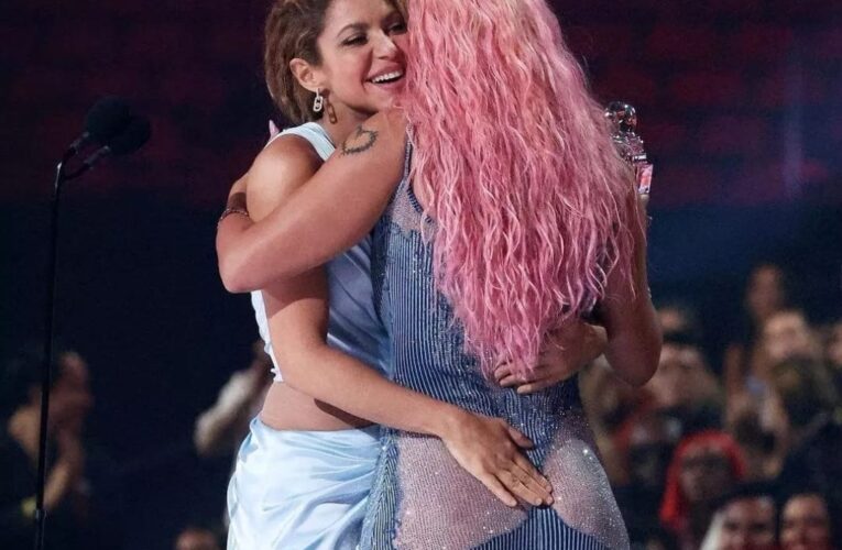 Karol G y Shakira ganan premio MTV por “TQG”