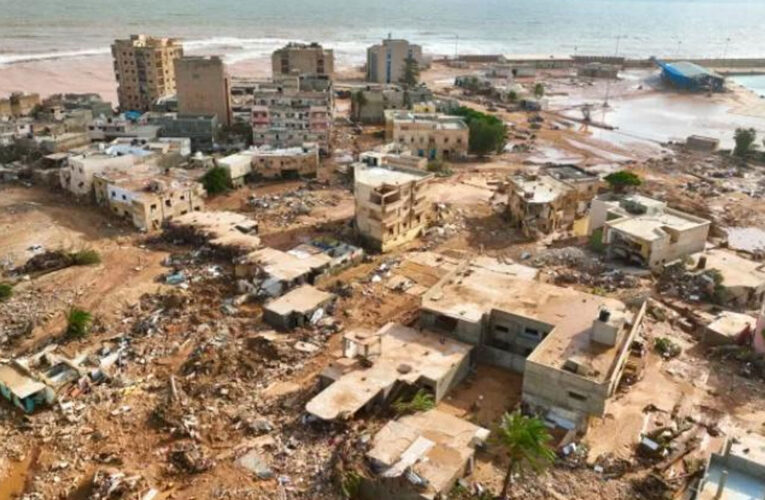Estiman alrededor de 20 mil muertos en ciudad de Libia arrasada por el ciclón