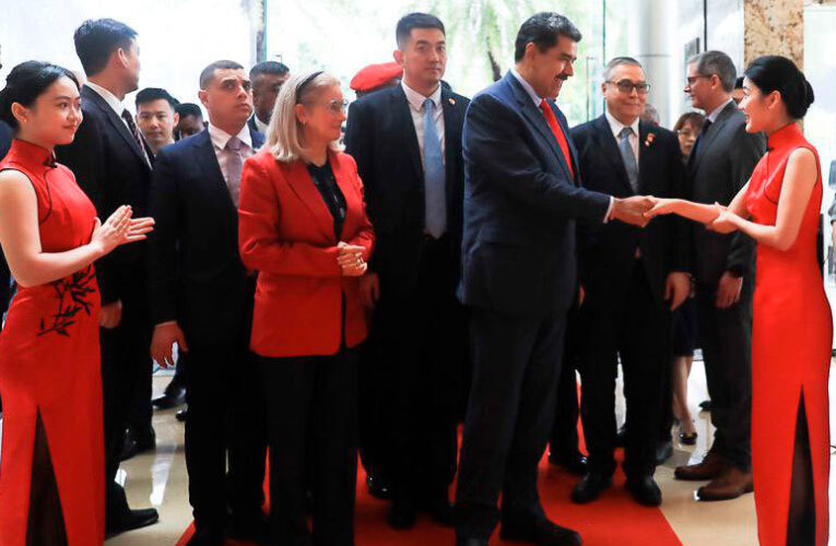 Maduro inició una visita oficial de 7 días a China