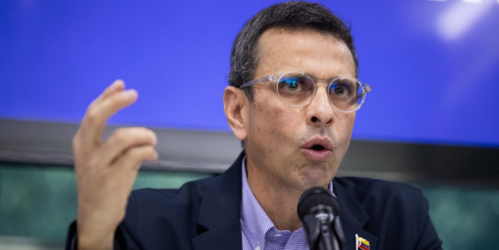 Henrique Capriles ejerció su derecho al voto en Las Mercedes