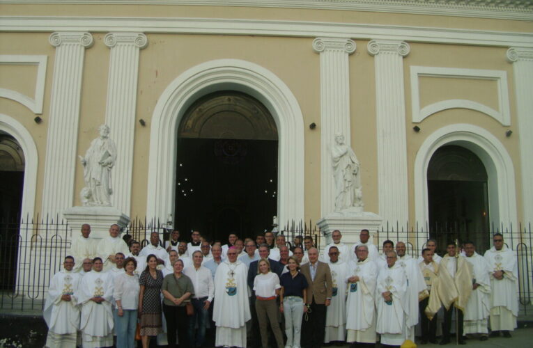 Celebraron los 50 años del nombramiento de monseñor Guruceaga como obispo de La Guaira