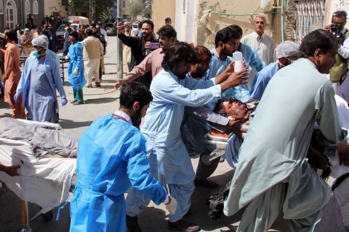 57 muertos en atentados suicidas contra dos mezquitas de Pakistán