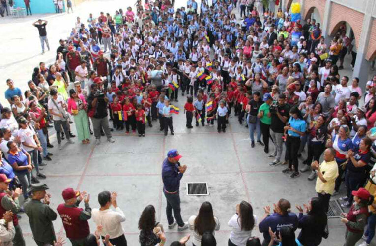 Terán: Bricomiles rehabilitaron 52% de las escuelas en La Guaira