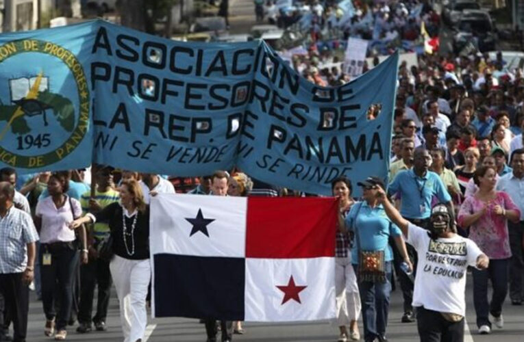 Maestros de Panamá declaran 48 horas de paro