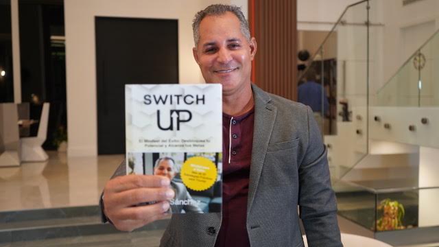 Empresario Juan Sánchez, presenta su libro «SWITCH UP»