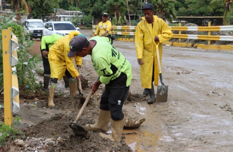 Gobernador Terán despliega plan de limpieza en vías del eje costero oeste