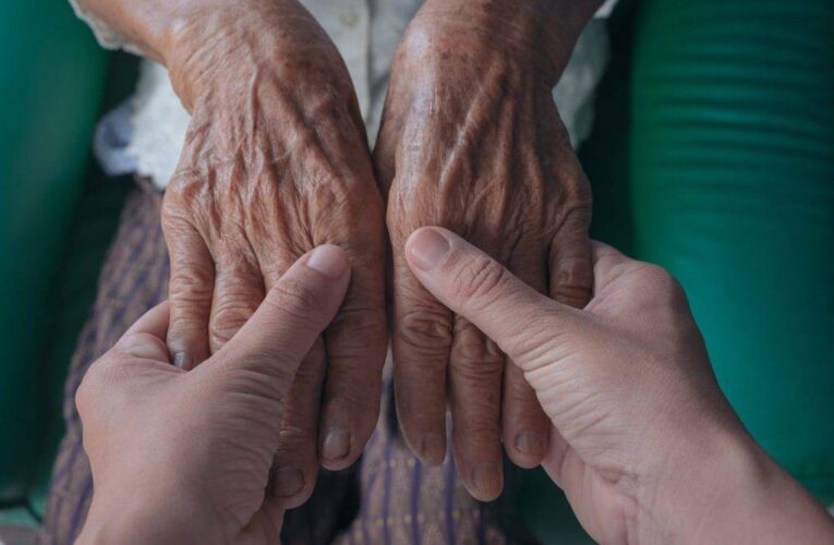 Convite: «Adultos mayores están indefensos en Venezuela»