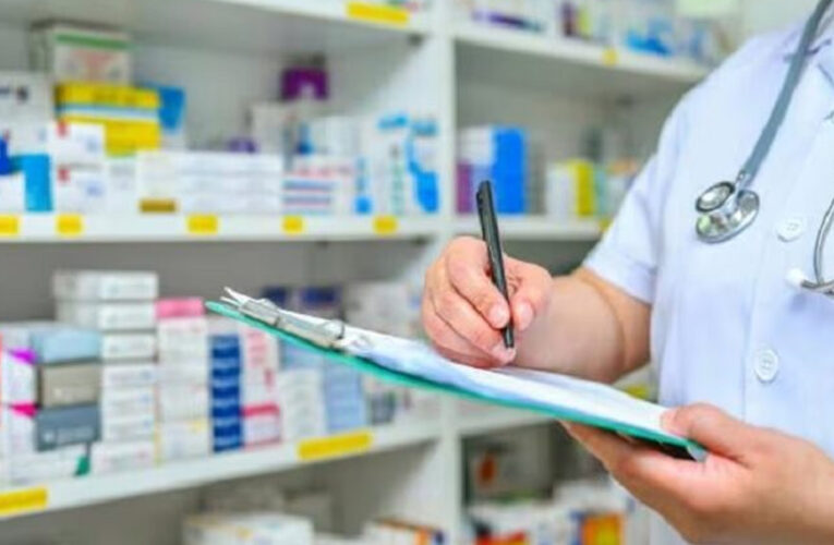 Recuperan 4 mil farmacias en el país