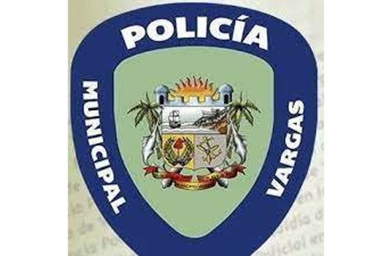 Investigan a 8 policías municipales por presunta extorsión