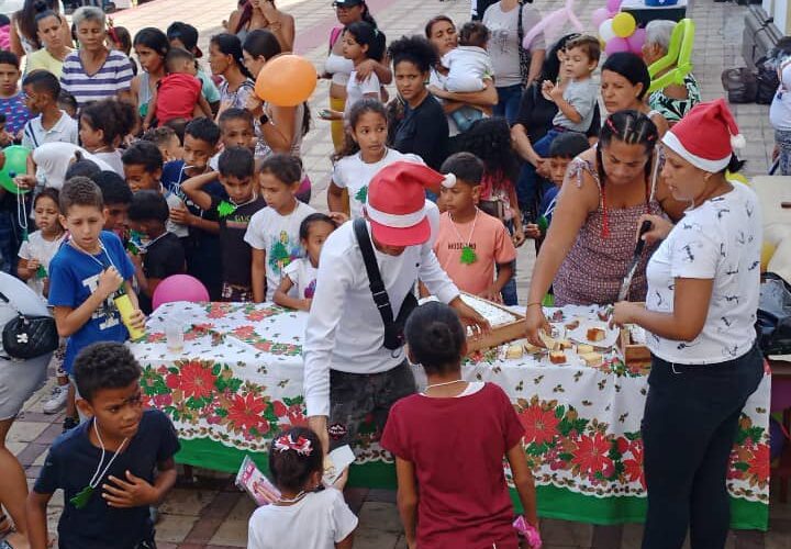 El Cafetero y los mototaxistas de El Rincón agasajaron a 145 niños